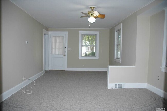 Foto del edificio - 253 Northern Blvd