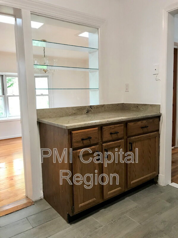 Foto del edificio - 9501 Singleton Dr