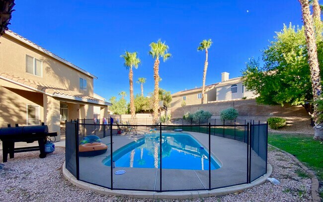 Pool - Large Lot - 283 Jib Ct