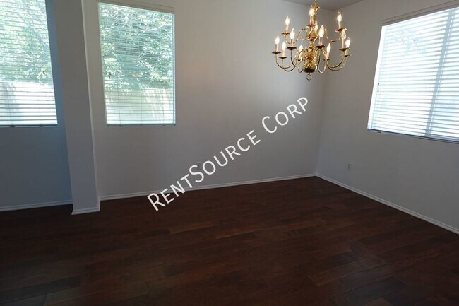 Foto del edificio - 5 Bedroom Two Story Home for Rent in West ...
