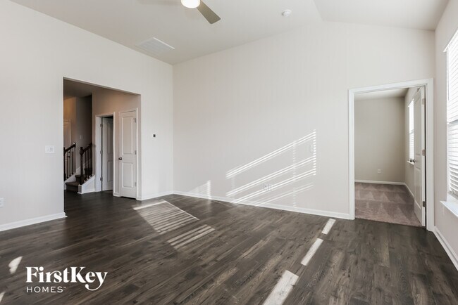 Foto del edificio - 901 Birchcrest Wy