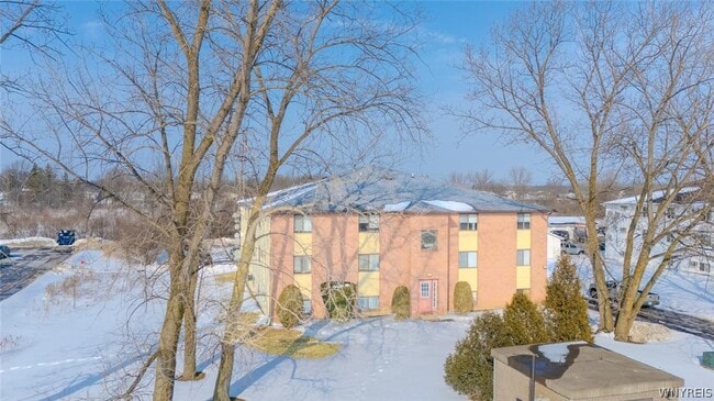 Foto del edificio - 6379 Robinson Rd