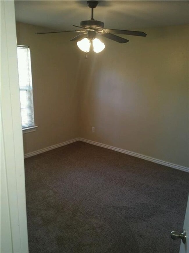 Building Photo - 233-233 Graystone Cir