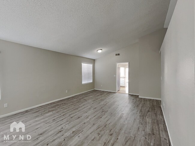 Foto del edificio - 1508 Sapphire Springs Cir