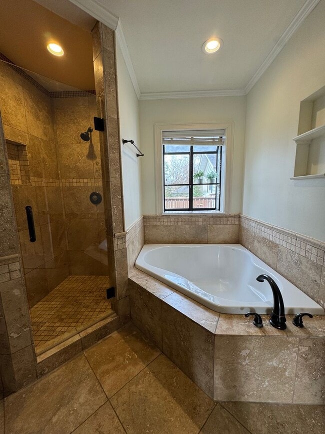 Foto del edificio - 2912 Woodlawn Dr