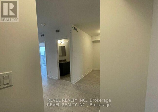 Building Photo - 2031 Kennedy Rd