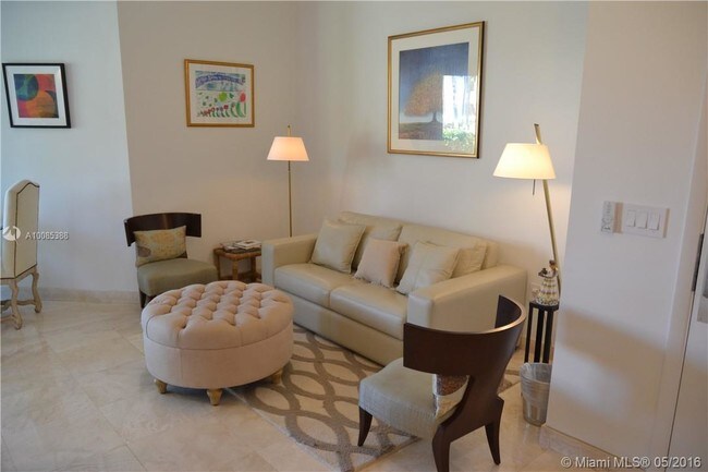 Building Photo - 15112 Fisher Island Dr