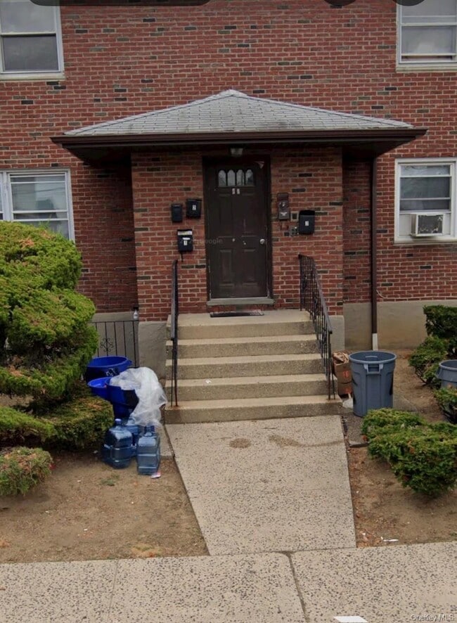 Building Photo - 45 Benedict Ave