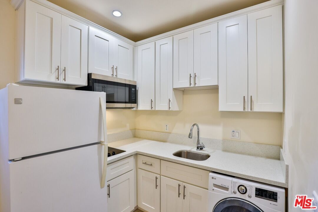Foto principal - 1327 W Adams Blvd