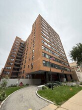 Building Photo - 6118 N Sheridan Rd