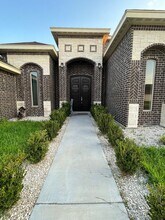 Building Photo - 2101 W Sandstone Dr