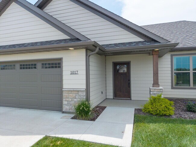 Foto del edificio - 1017 Spyglass Ct