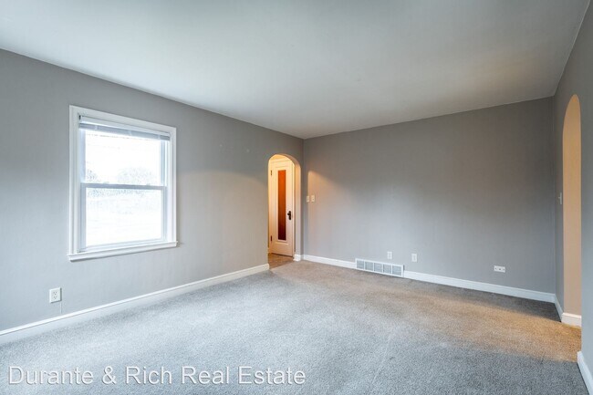 Foto del edificio - 2 br, 1 bath House - 3528 22nd Ave