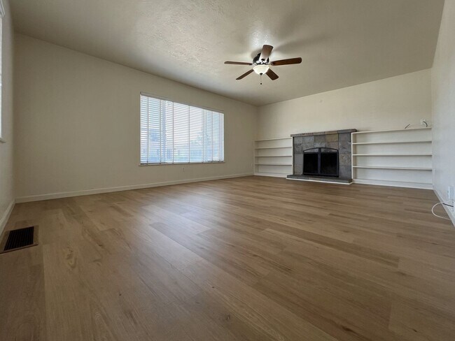Foto del edificio - Single Story 3 Bedroom Home