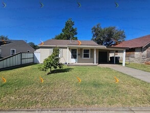 Building Photo - 1606 S La Salle St