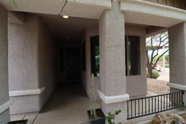 Building Photo - 3 Bedroom, 2.5 Bath