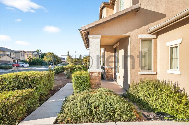 Foto del edificio - 5746 Brianhead Dr