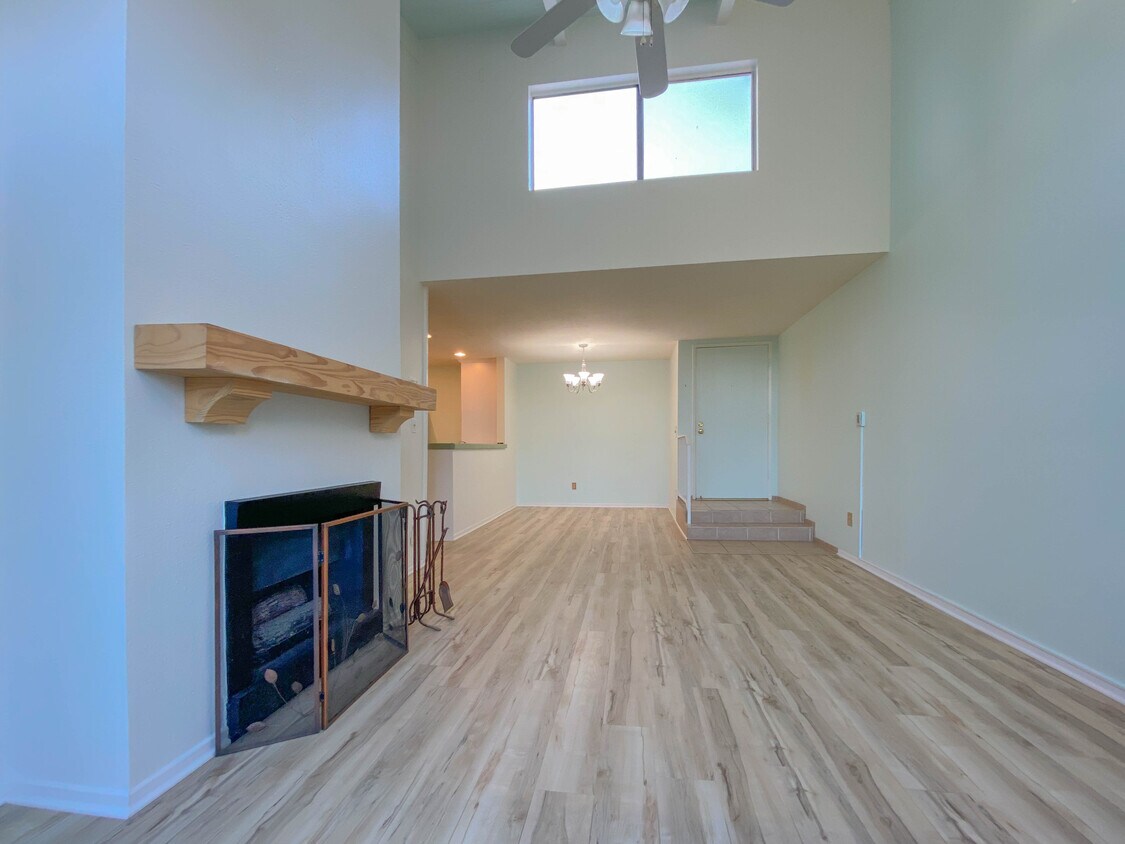 Primary Photo - 4900 Overland Ave