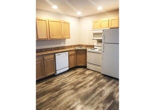 Building Photo - 550 Lowell Ave