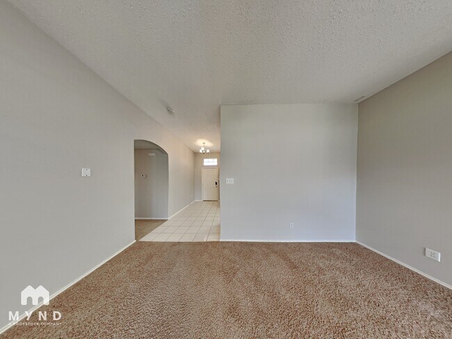 Foto del edificio - 4611 Basil Dr