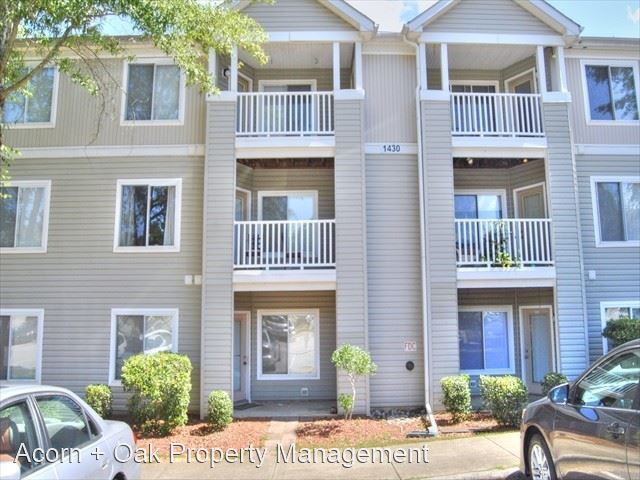 Primary Photo - 1430 Collegiate Cir