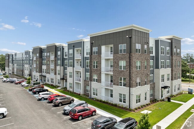 Exterior - The Cascade at Foundry Creek