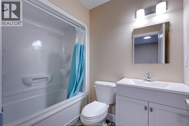 Photo du bâtiment - 653 BRIDGE