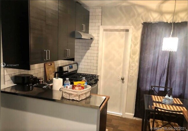 Foto del edificio - 540 NE 63rd St