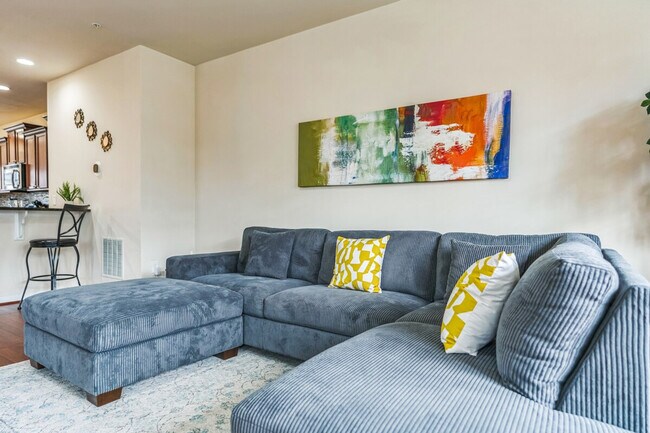 Foto del edificio - 7980 Blue Stream Dr