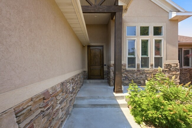 Building Photo - 722 W Webb Rd