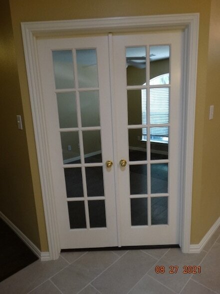 Building Photo - 5016 Adolphus Dr