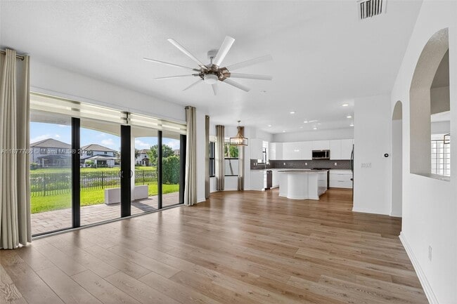 Foto del edificio - 7176 Sandgrace Ln