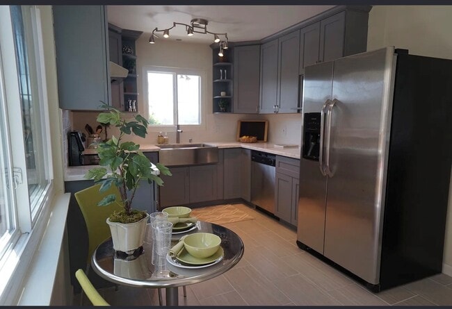 Cocina - 2515 Oliver Ave