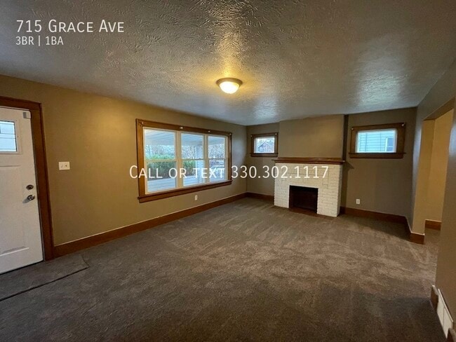 Building Photo - Three bedroom one bathroom home for rent
