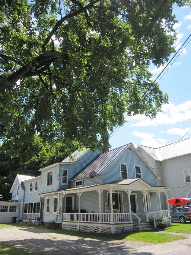 30 Washington St Unit 30 Washington Street 2F, Brattleboro, VT 05301