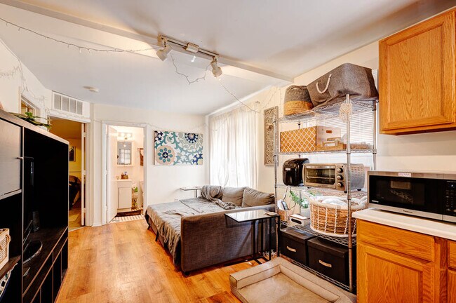 Foto del edificio - 1627 N Winchester Ave