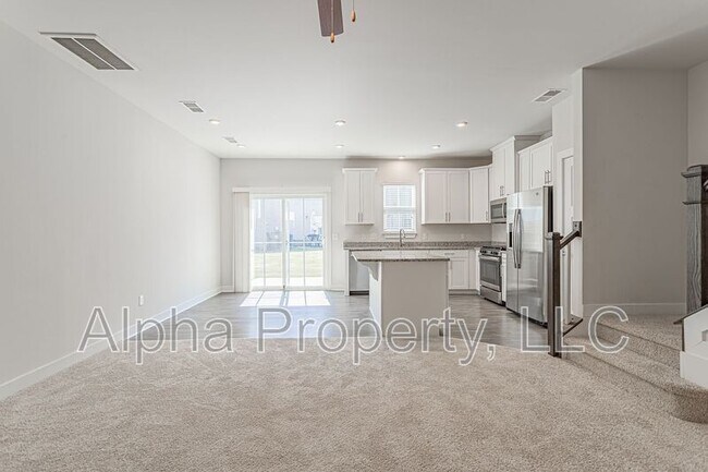 Foto del edificio - 121 Roseridge Dr