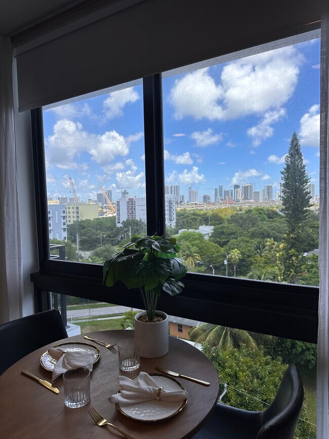 Foto del edificio - 1147 NW 8th Ave