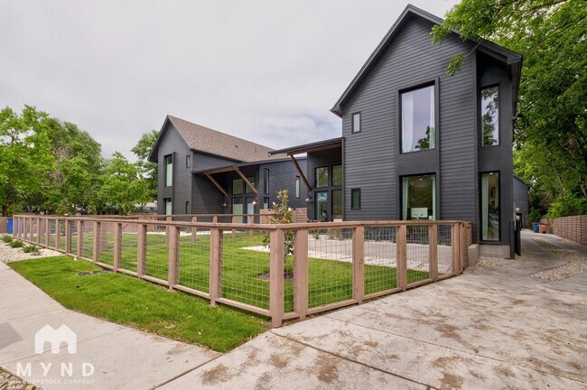 Building Photo - 4429 Gillis St