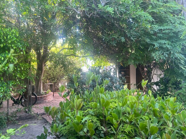 Foto del edificio - 2431 20th St