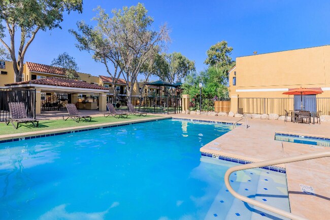 Foto del edificio - 4250 E 29th St