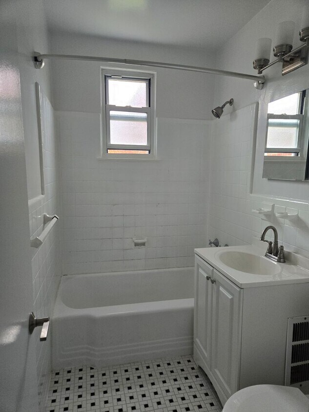 Foto del edificio - Bryant Gardens