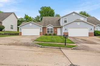 Building Photo - 5004-5006-5006 Betty Jean Way