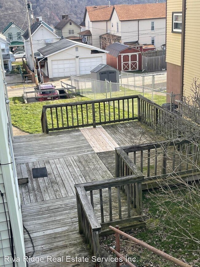 Building Photo - 3 br, 1 bath House - 1204 Lower Meadow Avenue