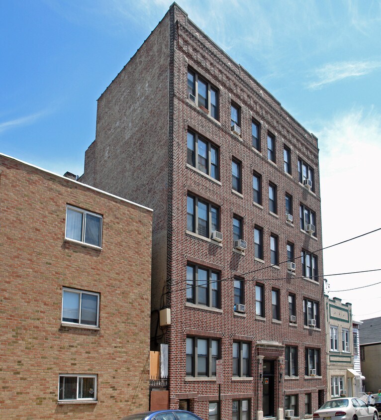 Building Photo - 3322 Palisade Ave