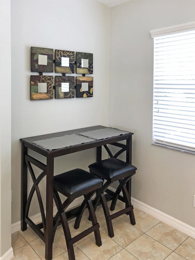Building Photo - 12131 Summergate Cir