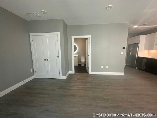 Foto del edificio - 656 Saratoga St