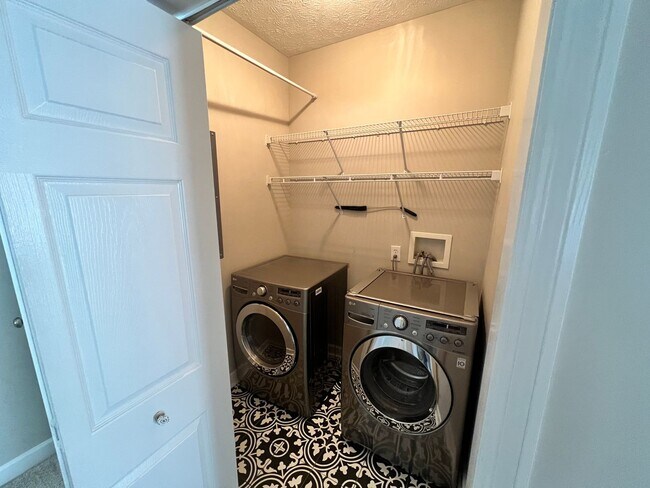 Foto del edificio - 2209 Clairmont Cir