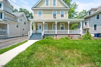 Building Photo - 26 Hillside Ave