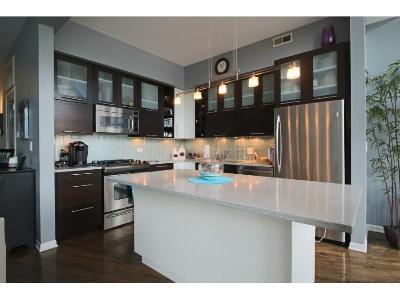 Building Photo - 2208 W Diversey Ave